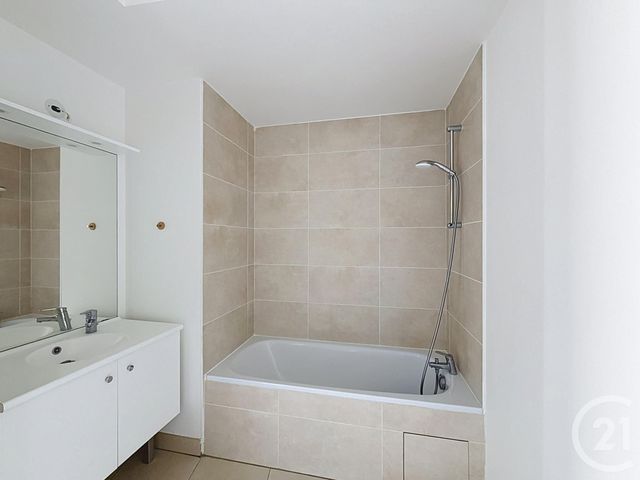 Appartement F4 à vendre - 4 pièces - 79.48 m2 - FONTAINEBLEAU - 77 - ILE-DE-FRANCE - Century 21 Agence Babut