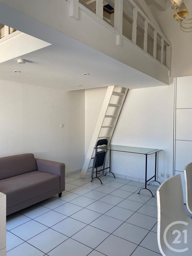 Appartement Studio à louer - 1 pièce - 18.85 m2 - FONTAINEBLEAU - 77 - ILE-DE-FRANCE - Century 21 Agence Babut