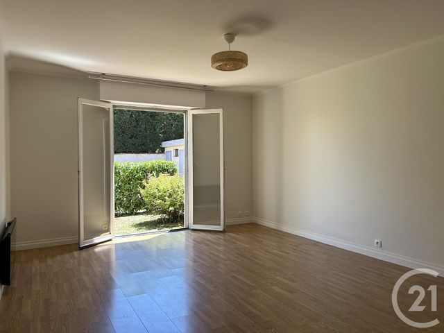 Appartement à louer - 2 pièces - 51.91 m2 - FONTAINEBLEAU - 77 - ILE-DE-FRANCE - Century 21 Agence Babut
