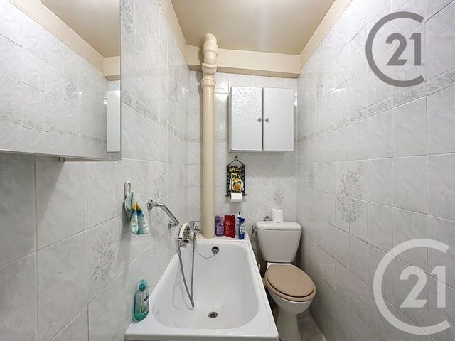 Appartement à vendre - 3 pièces - 55.68 m2 - FONTAINEBLEAU - 77 - ILE-DE-FRANCE - Century 21 Agence Babut