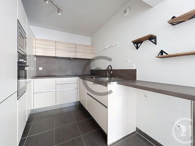 Appartement T3 à vendre - 3 pièces - 76.2 m2 - FONTAINEBLEAU - 77 - ILE-DE-FRANCE - Century 21 Agence Babut