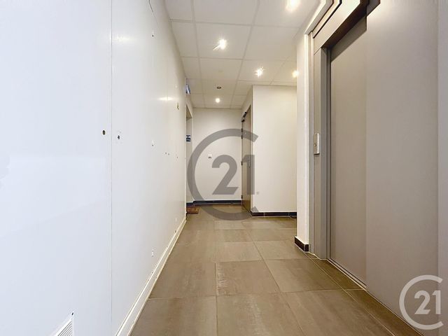 Appartement T3 à vendre - 3 pièces - 76.2 m2 - FONTAINEBLEAU - 77 - ILE-DE-FRANCE - Century 21 Agence Babut