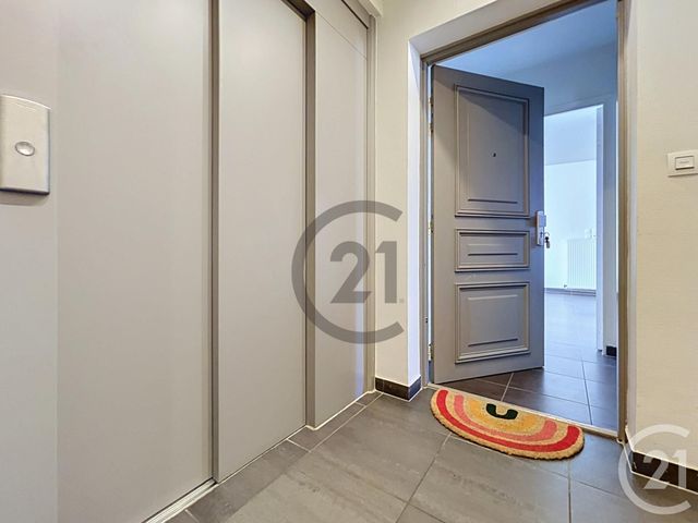 Appartement T3 à vendre - 3 pièces - 76.2 m2 - FONTAINEBLEAU - 77 - ILE-DE-FRANCE - Century 21 Agence Babut