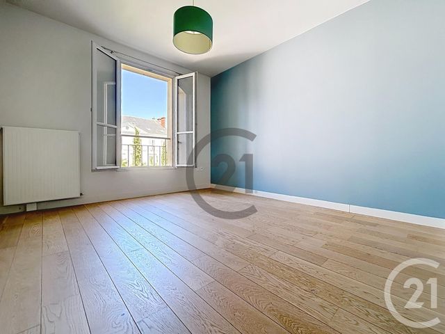 Appartement T3 à vendre - 3 pièces - 76.2 m2 - FONTAINEBLEAU - 77 - ILE-DE-FRANCE - Century 21 Agence Babut
