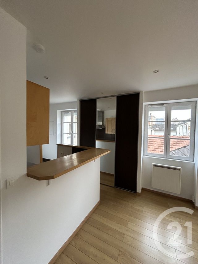 Appartement Studio à louer - 1 pièce - 27.57 m2 - FONTAINEBLEAU - 77 - ILE-DE-FRANCE - Century 21 Agence Babut