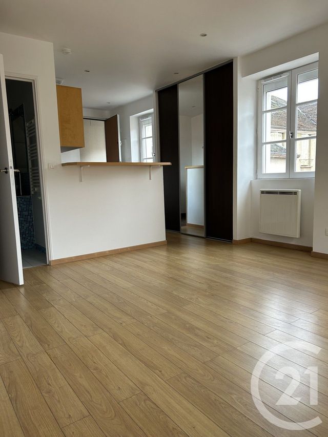 Appartement Studio à louer - 1 pièce - 27.57 m2 - FONTAINEBLEAU - 77 - ILE-DE-FRANCE - Century 21 Agence Babut