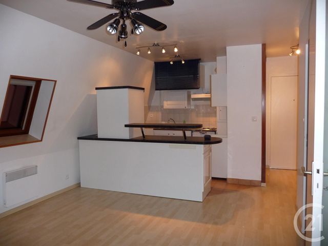 Appartement à louer - 2 pièces - 36.76 m2 - FONTAINEBLEAU - 77 - ILE-DE-FRANCE - Century 21 Agence Babut