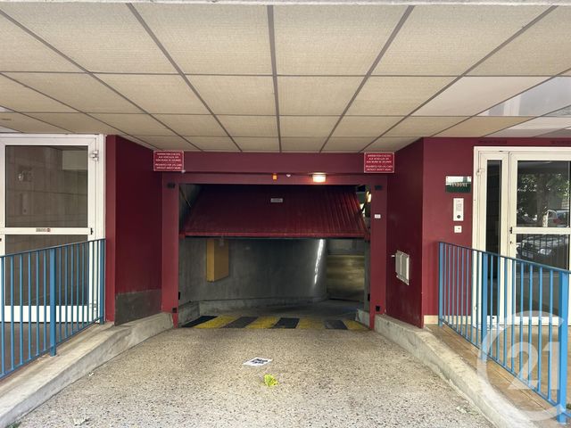 parking - FONTAINEBLEAU - 77