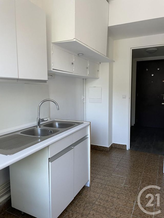 Appartement à vendre - 2 pièces - 40.35 m2 - FONTAINEBLEAU - 77 - ILE-DE-FRANCE - Century 21 Agence Babut