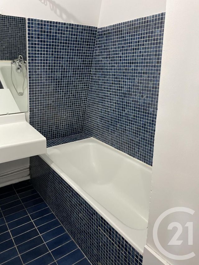 Appartement à vendre - 2 pièces - 40.35 m2 - FONTAINEBLEAU - 77 - ILE-DE-FRANCE - Century 21 Agence Babut