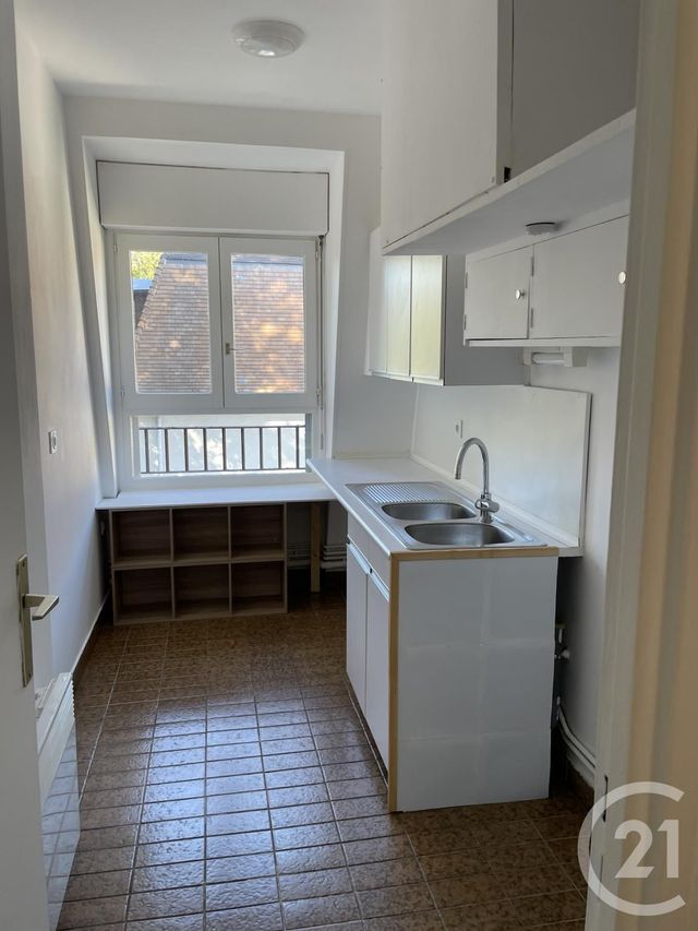 Appartement à vendre - 2 pièces - 40.35 m2 - FONTAINEBLEAU - 77 - ILE-DE-FRANCE - Century 21 Agence Babut