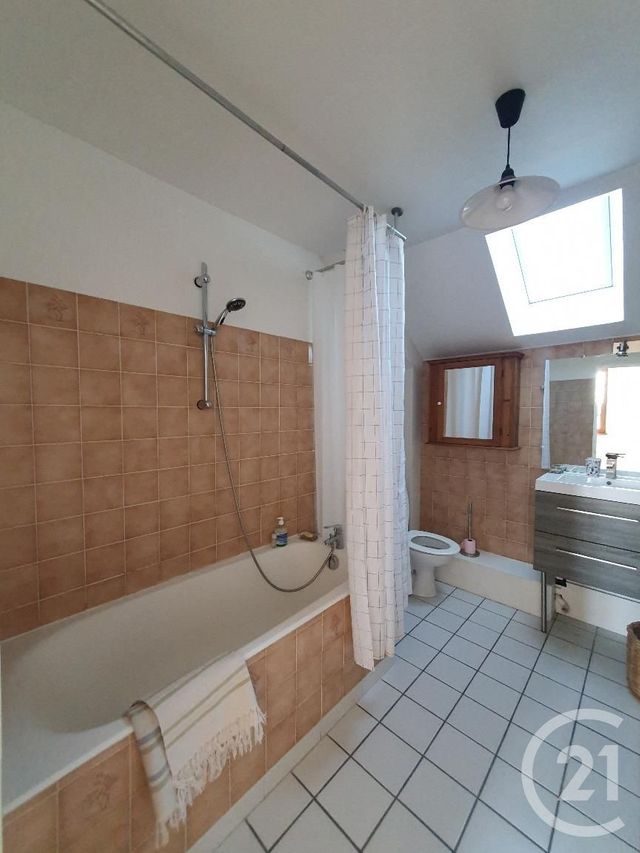 maison à louer - 7 pièces - 195.94 m2 - MONTCOURT FROMONVILLE - 77 - ILE-DE-FRANCE - Century 21 Agence Babut