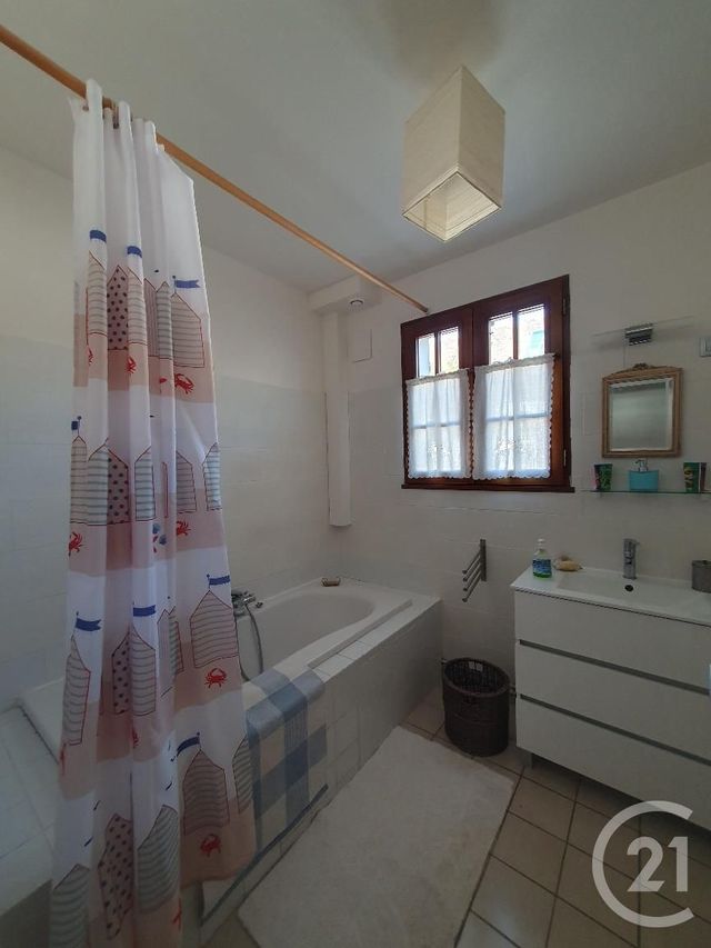 maison à louer - 7 pièces - 195.94 m2 - MONTCOURT FROMONVILLE - 77 - ILE-DE-FRANCE - Century 21 Agence Babut