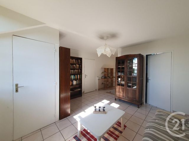 maison à louer - 7 pièces - 195.94 m2 - MONTCOURT FROMONVILLE - 77 - ILE-DE-FRANCE - Century 21 Agence Babut