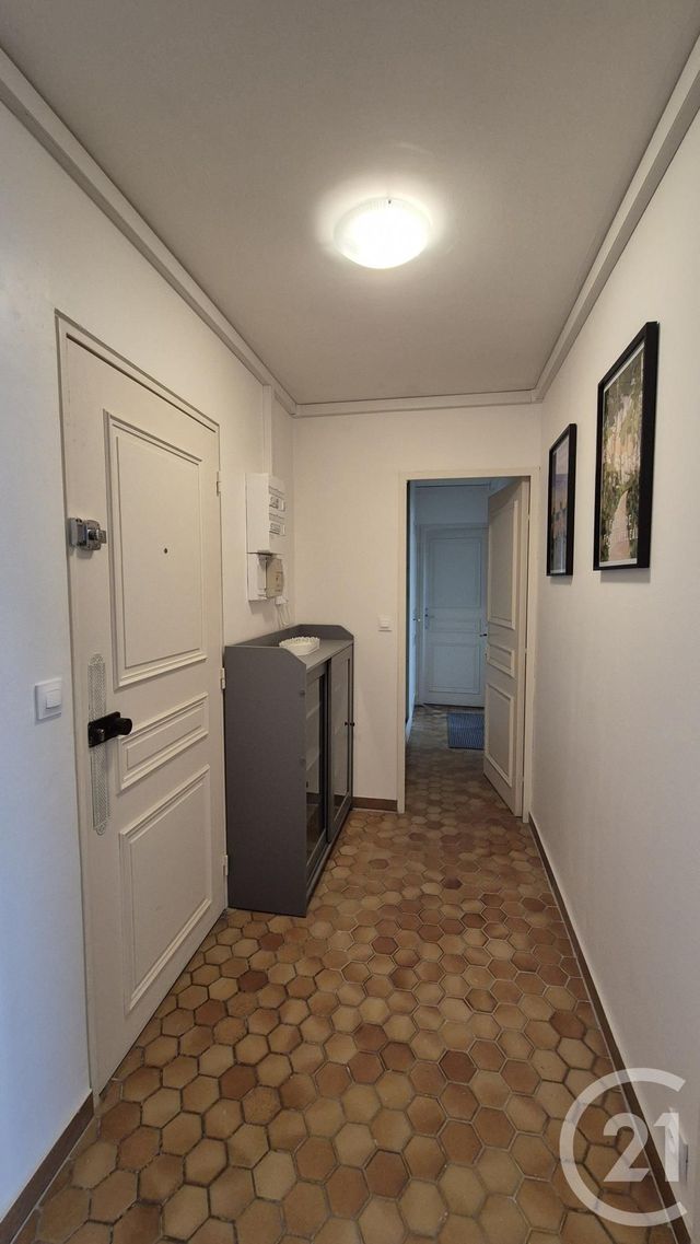 Appartement T3 à louer - 3 pièces - 60.86 m2 - AVON - 77 - ILE-DE-FRANCE - Century 21 Agence Babut