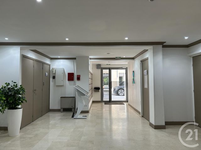 entreprise à louer - 24.8 m2 - FONTAINEBLEAU - 77 - ILE-DE-FRANCE - Century 21 Agence Babut