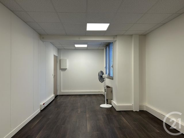 entreprise à louer - 24.8 m2 - FONTAINEBLEAU - 77 - ILE-DE-FRANCE - Century 21 Agence Babut