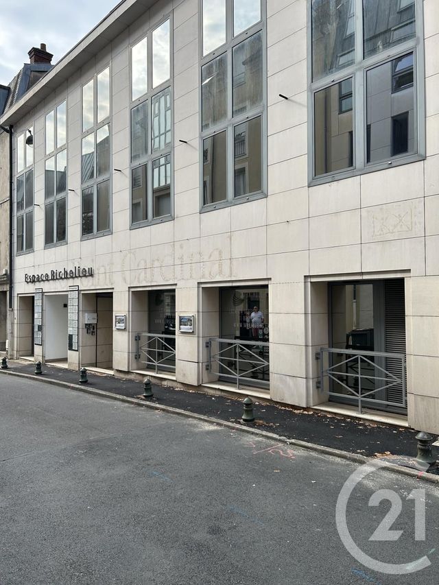 entreprise à louer - 24.8 m2 - FONTAINEBLEAU - 77 - ILE-DE-FRANCE - Century 21 Agence Babut