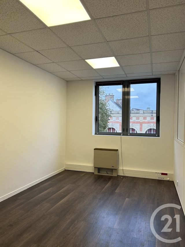 Entreprise à louer FONTAINEBLEAU