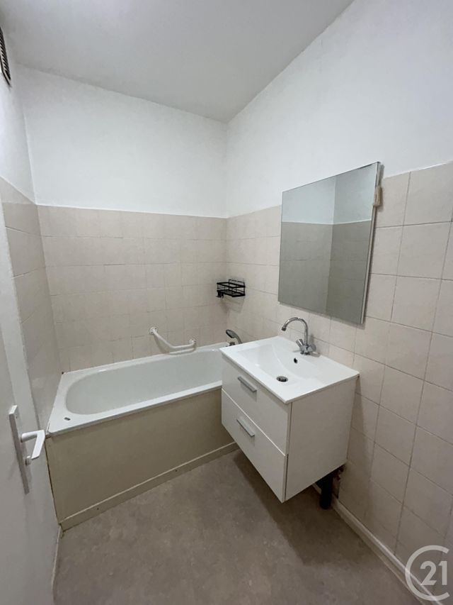 Appartement à vendre - 2 pièces - 49.88 m2 - AVON - 77 - ILE-DE-FRANCE - Century 21 Agence Babut