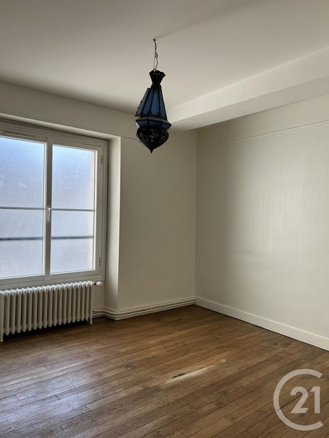 Afficher la photo en grand Appartement à louer - 5 pièces - 105.69 m2 - FONTAINEBLEAU - 77 - ILE-DE-FRANCE - Century 21 Agence Babut