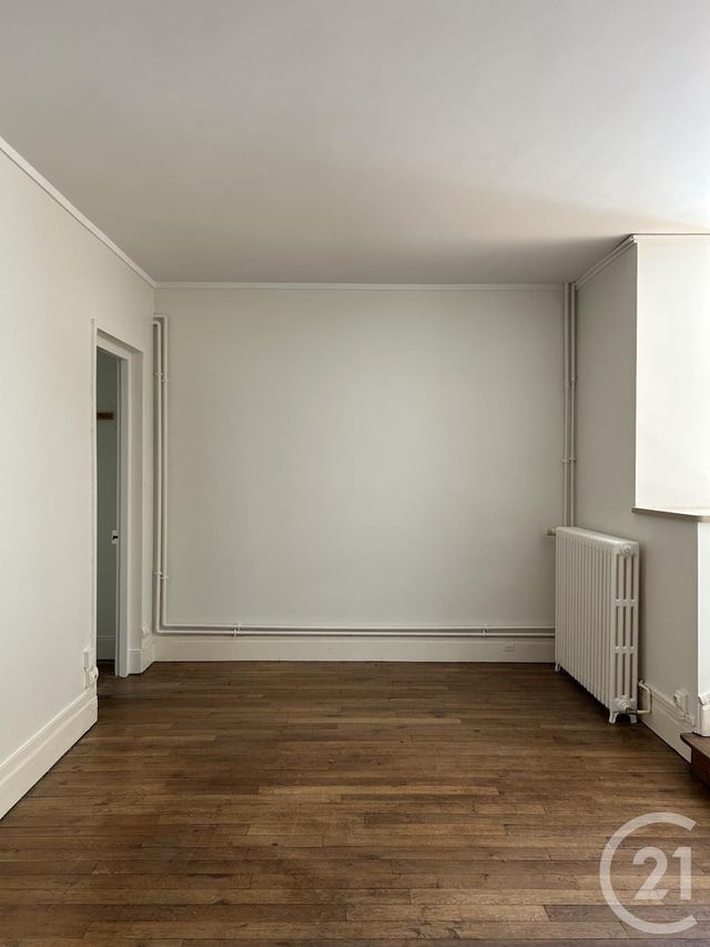 Afficher la photo en grand Appartement à louer - 5 pièces - 105.69 m2 - FONTAINEBLEAU - 77 - ILE-DE-FRANCE - Century 21 Agence Babut