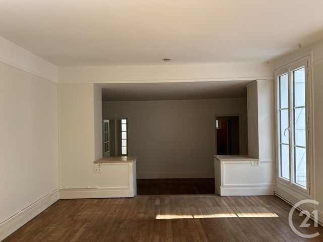 Afficher la photo en grand Appartement à louer - 5 pièces - 105.69 m2 - FONTAINEBLEAU - 77 - ILE-DE-FRANCE - Century 21 Agence Babut