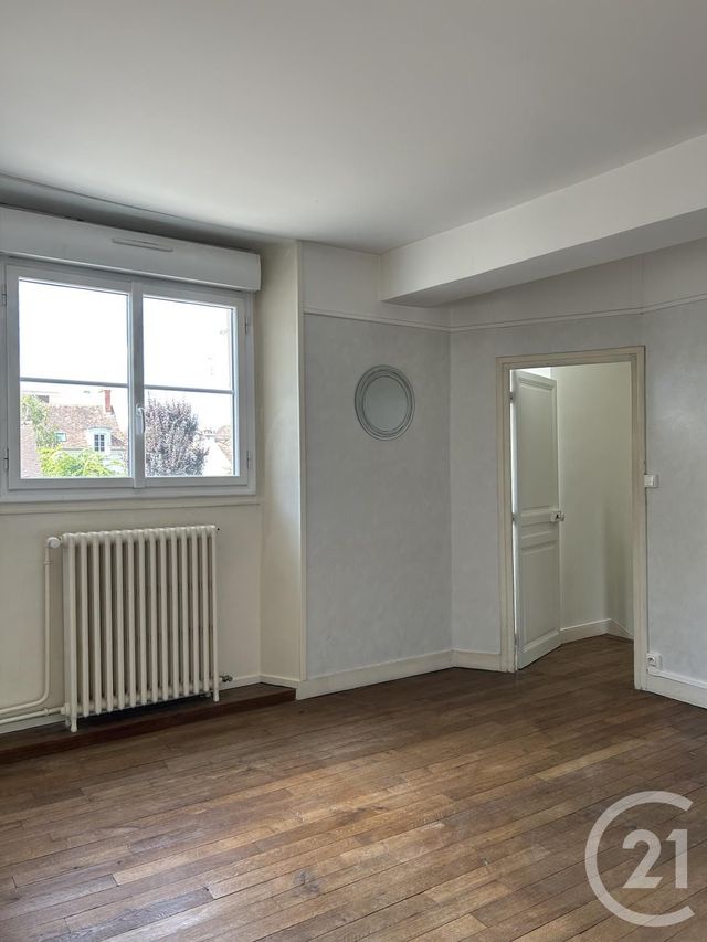 Afficher la photo en grand Appartement à louer - 5 pièces - 105.69 m2 - FONTAINEBLEAU - 77 - ILE-DE-FRANCE - Century 21 Agence Babut