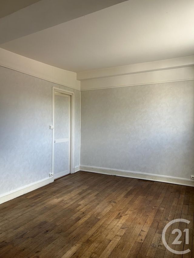 Afficher la photo en grand Appartement à louer - 5 pièces - 105.69 m2 - FONTAINEBLEAU - 77 - ILE-DE-FRANCE - Century 21 Agence Babut