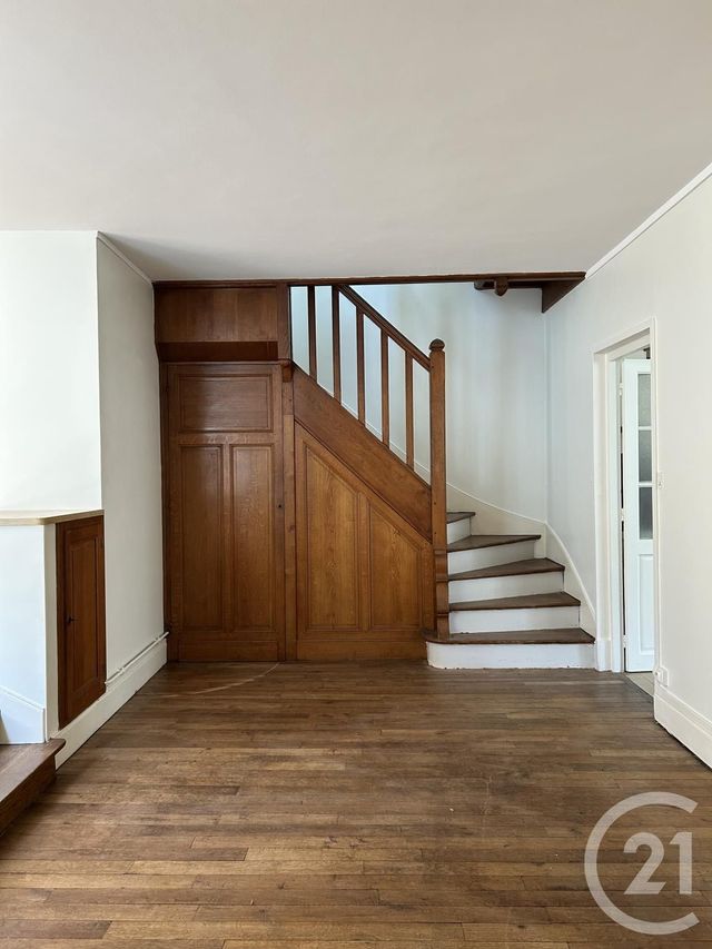 Afficher la photo en grand Appartement à louer - 5 pièces - 105.69 m2 - FONTAINEBLEAU - 77 - ILE-DE-FRANCE - Century 21 Agence Babut