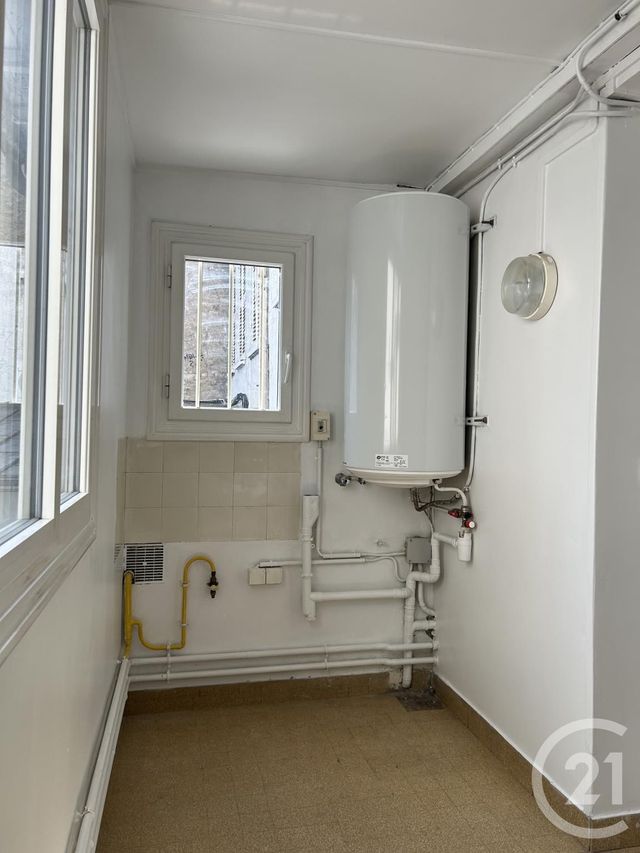 Afficher la photo en grand Appartement à louer - 5 pièces - 105.69 m2 - FONTAINEBLEAU - 77 - ILE-DE-FRANCE - Century 21 Agence Babut