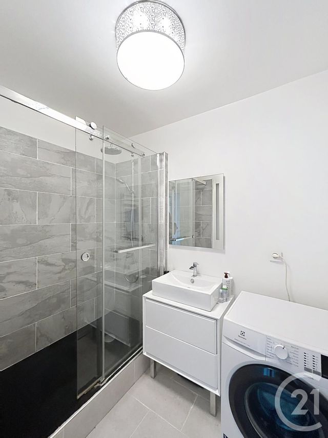 Appartement 2 pièces à vendre - 2 pièces - 51.2 m2 - AVON - 77 - ILE-DE-FRANCE - Century 21 Agence Babut