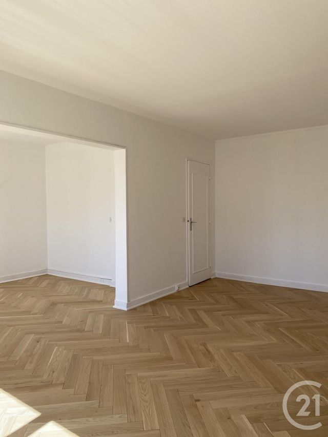 Afficher la photo en grand Appartement à louer - 5 pièces - 85.39 m2 - AVON - 77 - ILE-DE-FRANCE - Century 21 Agence Babut