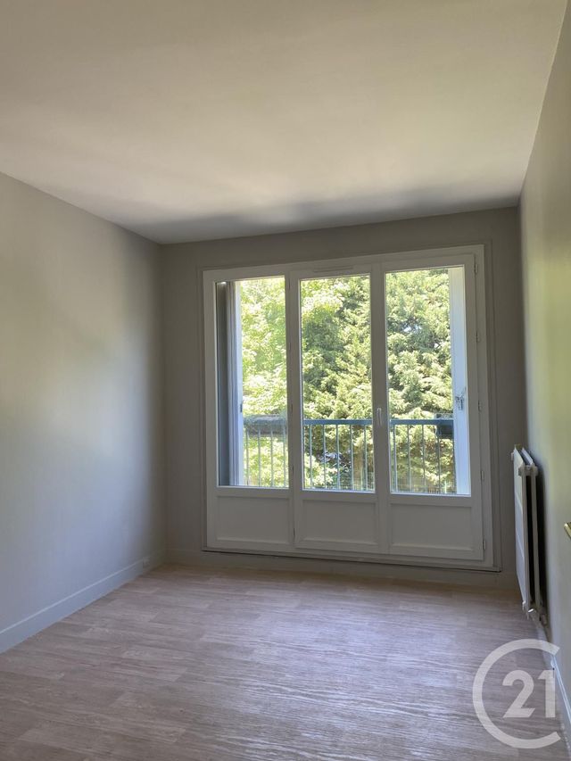 Afficher la photo en grand Appartement à louer - 5 pièces - 85.39 m2 - AVON - 77 - ILE-DE-FRANCE - Century 21 Agence Babut