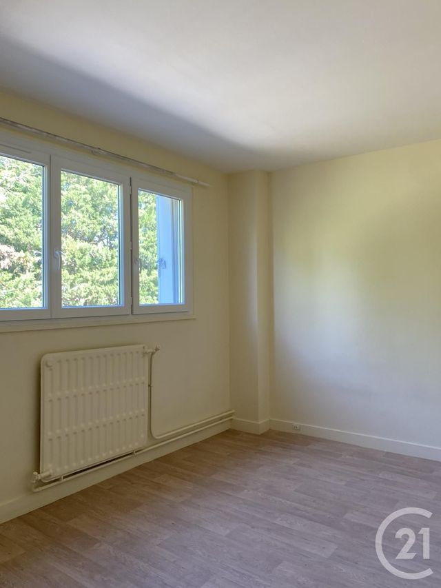 Afficher la photo en grand Appartement à louer - 5 pièces - 85.39 m2 - AVON - 77 - ILE-DE-FRANCE - Century 21 Agence Babut