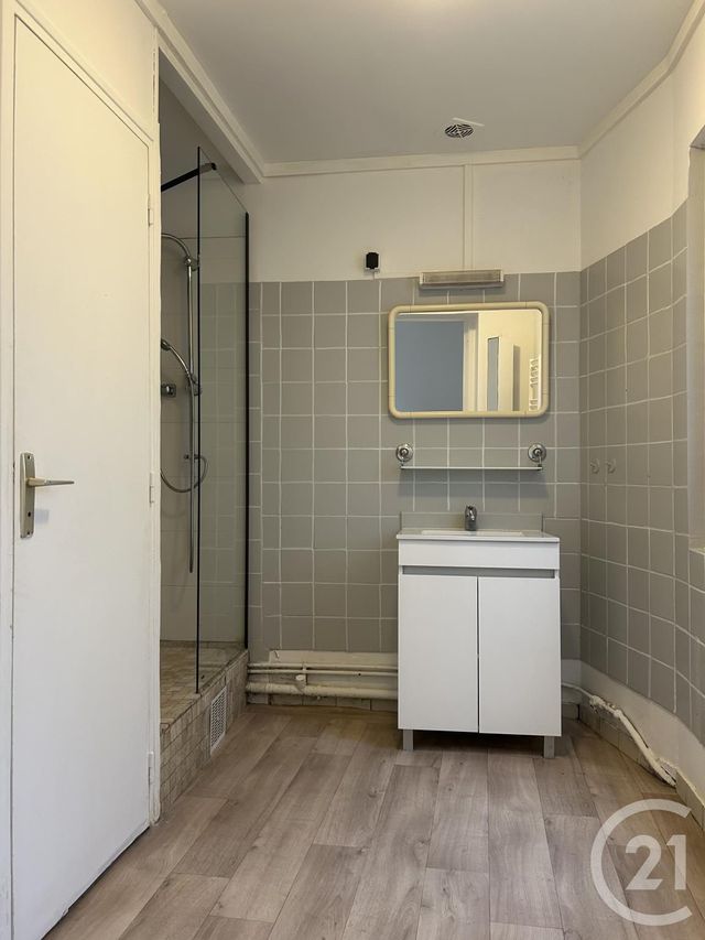 Appartement à louer - 3 pièces - 38.75 m2 - AVON - 77 - ILE-DE-FRANCE - Century 21 Agence Babut