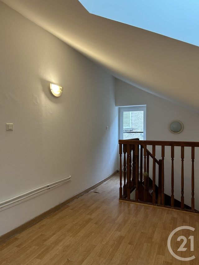 Appartement à louer - 3 pièces - 38.75 m2 - AVON - 77 - ILE-DE-FRANCE - Century 21 Agence Babut