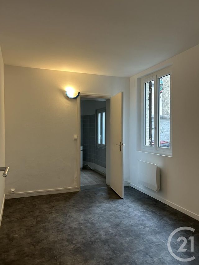 Appartement à louer - 3 pièces - 38.75 m2 - AVON - 77 - ILE-DE-FRANCE - Century 21 Agence Babut
