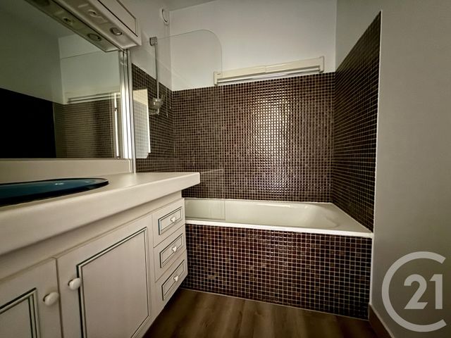 Appartement F4 à vendre - 4 pièces - 80.79 m2 - FONTAINEBLEAU - 77 - ILE-DE-FRANCE - Century 21 Agence Babut