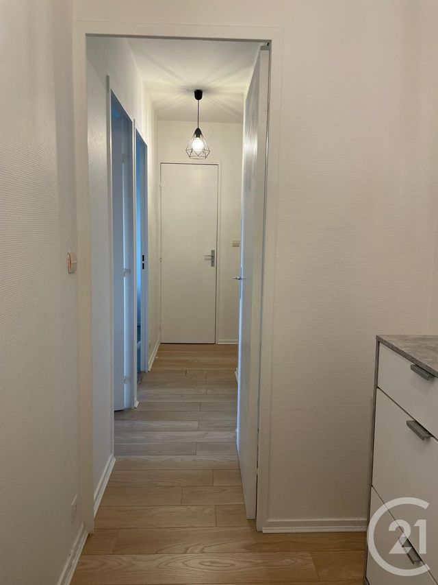 Appartement T3 à louer - 3 pièces - 57.31 m2 - AVON - 77 - ILE-DE-FRANCE - Century 21 Agence Babut