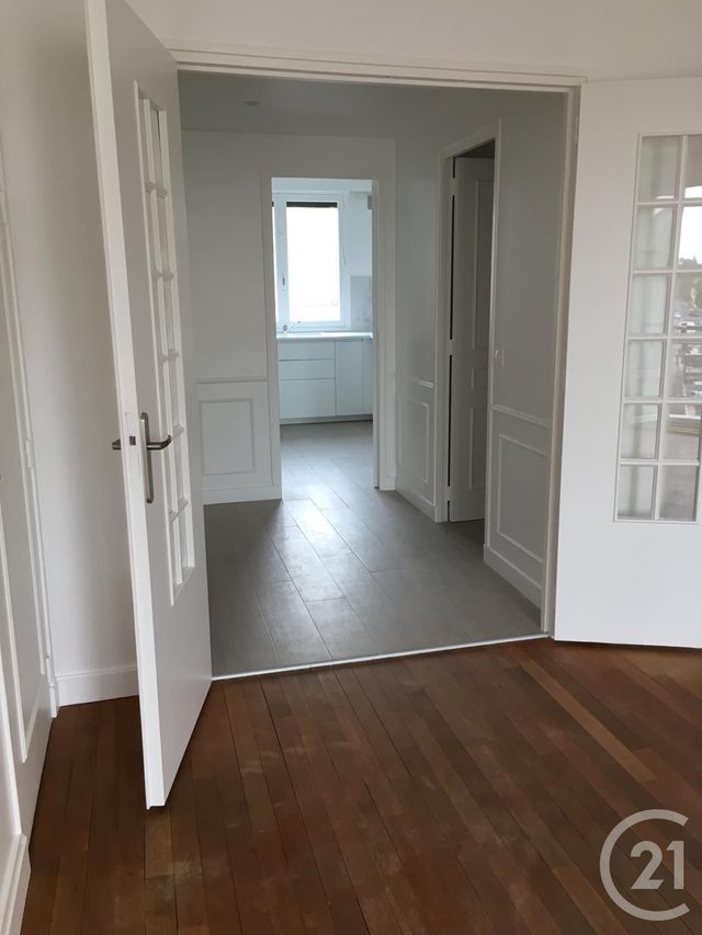 Appartement à louer - 4 pièces - 92.14 m2 - FONTAINEBLEAU - 77 - ILE-DE-FRANCE - Century 21 Agence Babut