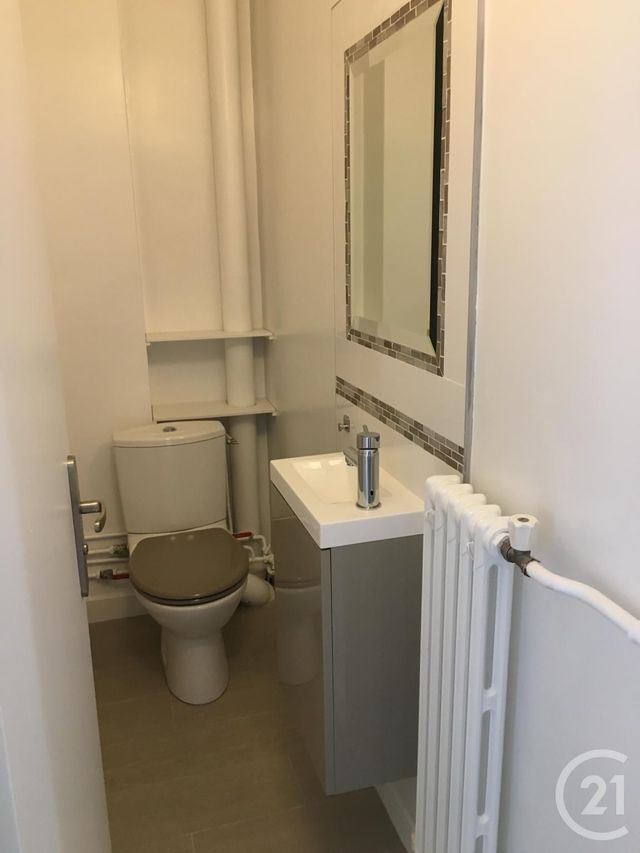 Appartement à louer - 4 pièces - 92.14 m2 - FONTAINEBLEAU - 77 - ILE-DE-FRANCE - Century 21 Agence Babut