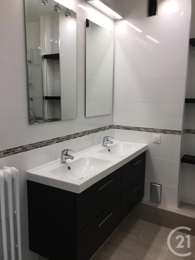 Appartement à louer - 4 pièces - 92.14 m2 - FONTAINEBLEAU - 77 - ILE-DE-FRANCE - Century 21 Agence Babut