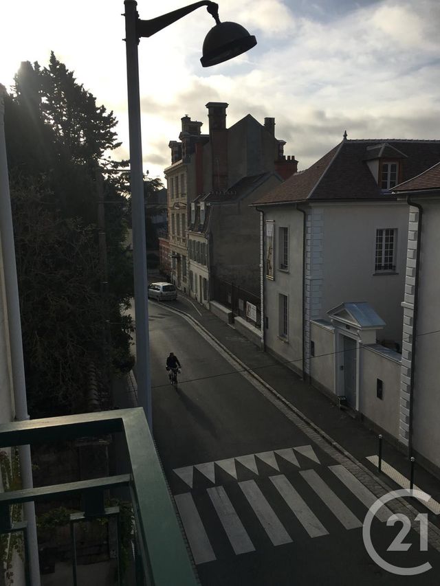 Appartement à louer - 4 pièces - 92.14 m2 - FONTAINEBLEAU - 77 - ILE-DE-FRANCE - Century 21 Agence Babut