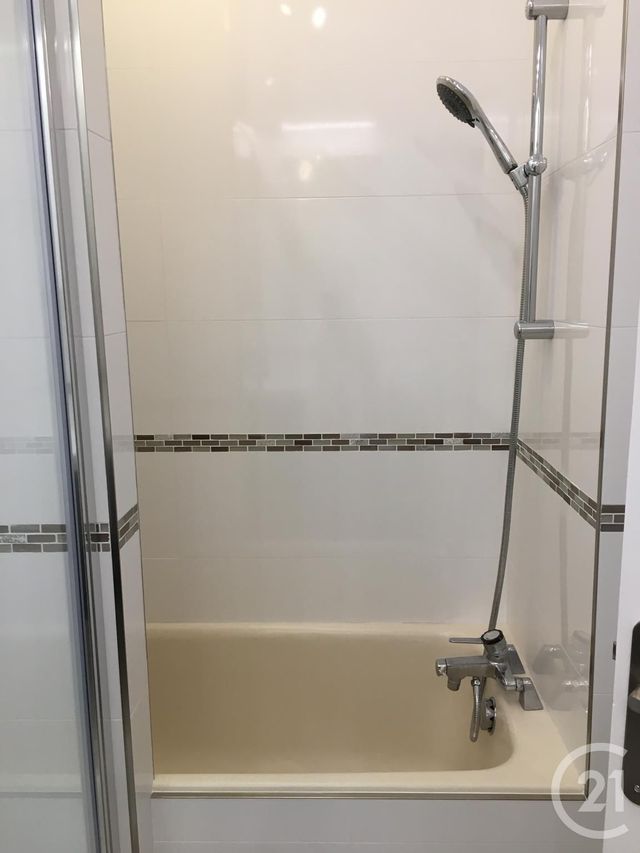 Appartement à louer - 4 pièces - 92.14 m2 - FONTAINEBLEAU - 77 - ILE-DE-FRANCE - Century 21 Agence Babut