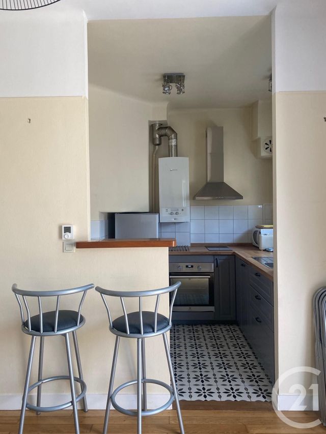 Appartement à louer - 3 pièces - 51.86 m2 - FONTAINEBLEAU - 77 - ILE-DE-FRANCE - Century 21 Agence Babut