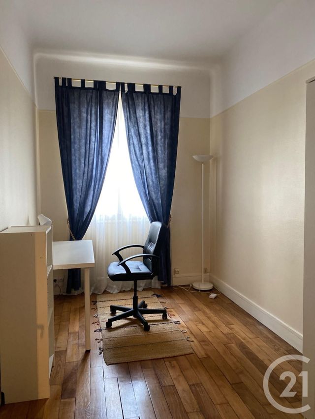 Appartement à louer - 3 pièces - 51.86 m2 - FONTAINEBLEAU - 77 - ILE-DE-FRANCE - Century 21 Agence Babut