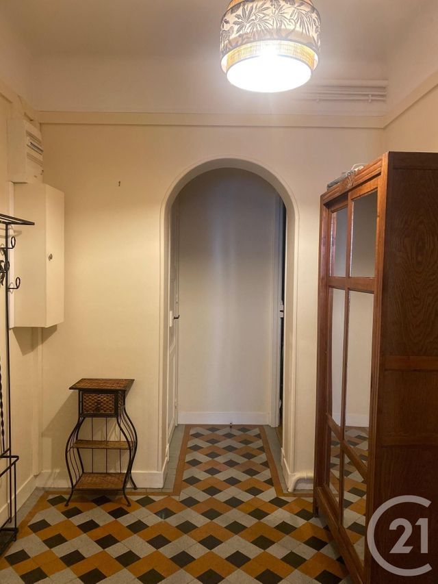 Appartement à louer - 3 pièces - 51.86 m2 - FONTAINEBLEAU - 77 - ILE-DE-FRANCE - Century 21 Agence Babut