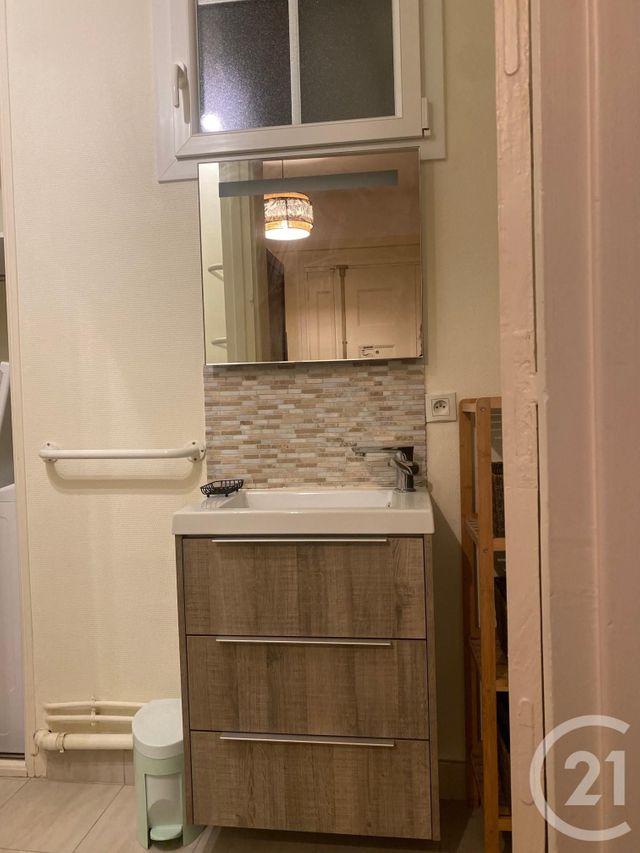 Appartement à louer - 3 pièces - 51.86 m2 - FONTAINEBLEAU - 77 - ILE-DE-FRANCE - Century 21 Agence Babut