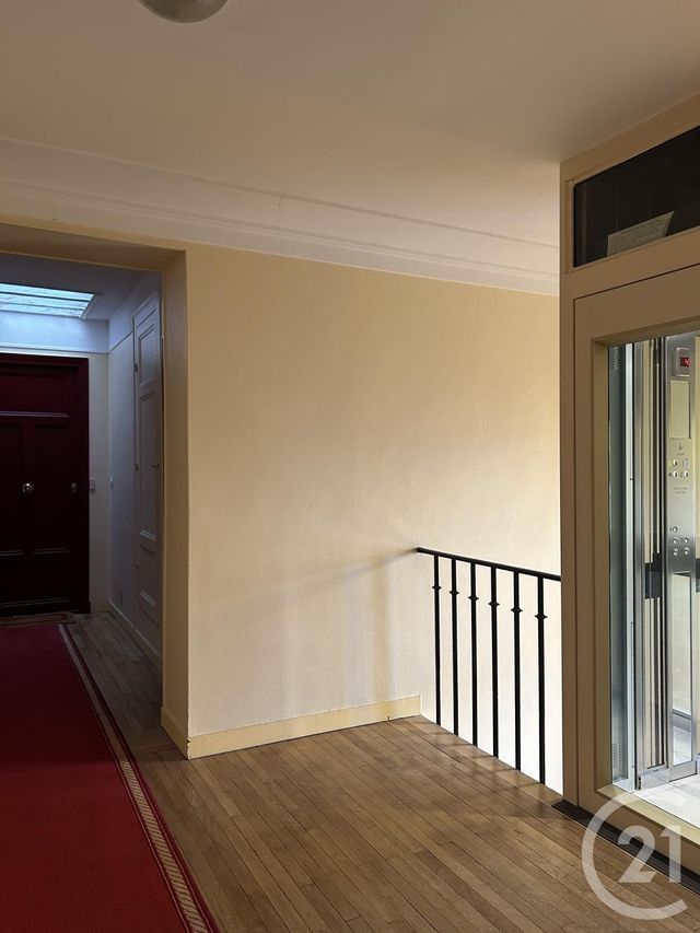 Afficher la photo en grand Appartement F4 à louer - 5 pièces - 97.52 m2 - FONTAINEBLEAU - 77 - ILE-DE-FRANCE - Century 21 Agence Babut